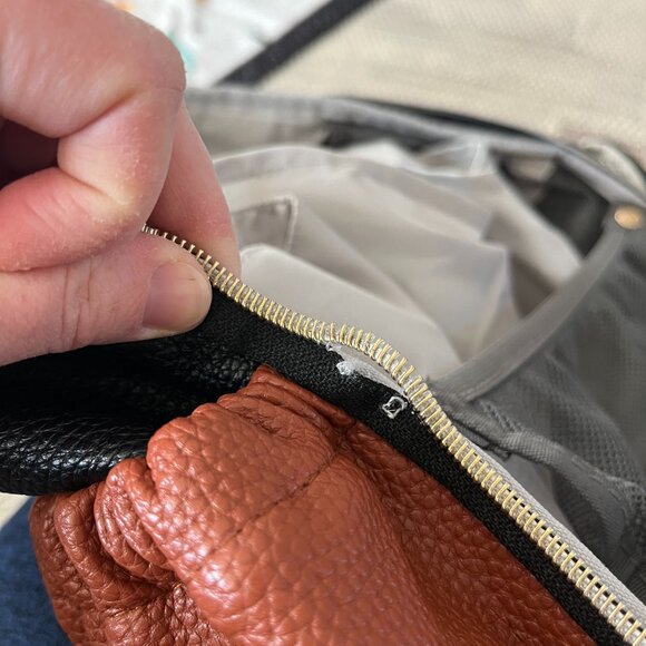 Itzy Ritzy Large Diaper Bag | Coffee & Cream | Barely used but needs new zipper - Picture 3 of 7